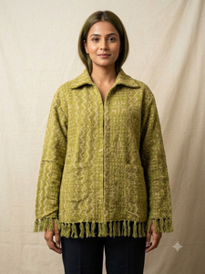 Chaqueta Verde Oliva con Estampado Étnico Elegante, Borlas en el Dobladillo, Frente Abierto, Estilo Boho para Usar en Capas - Product Image 2