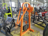 Appareil de fitness robuste pour exercices de fessiers et pectoraux debout