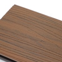 Plancher en WPC de style moderne, écologique, à faible entretien, esthétique, géométrique, ignifuge, imperméable et résistant à l'humidité pour les espaces extérieurs