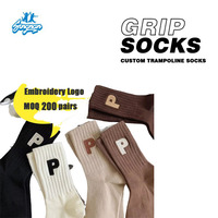 Chaussettes personnalisées très vendues en coton et polyester pour femmes, chaussettes unies noires et blanches, toutes occasions, pour hommes et femmes