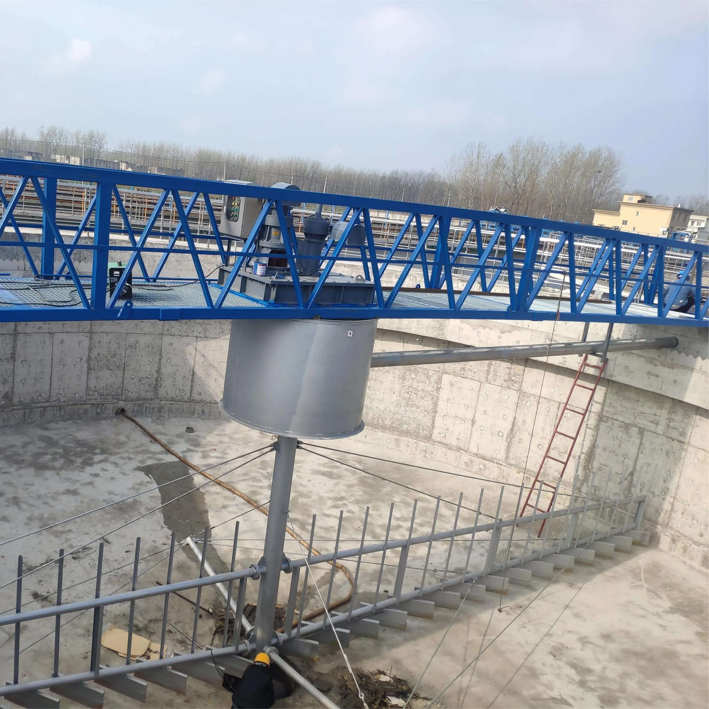 Clarifier-tratamiento de aguas residuales, rascador rectangular para tanque de sedimentación, puente tipo barro