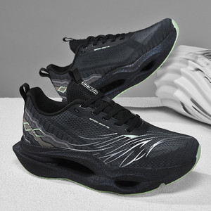 รองเท้าวิ่งผู้ชายปี 2026 สีเขียวมิ้นท์ไล่เฉด รองเท้ากีฬาแบบมีรูระบายอากาศ ซับแรงกระแทก น้ำหนักเบา เหมาะสำหรับเดินและเล่นกีฬา - Product Image 6