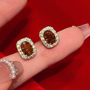 Orecchini a Perno Geometrici Quadrati per Donne, Design Elegante e Femminile, Accessori Delicati per Uso Quotidiano - Product Image 5