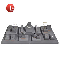 Ensemble de présentoirs à bijoux en microfibre de luxe pour comptoir de magasin, présentoirs et organisateur de plateaux pour bagues, boucles d'oreilles, colliers