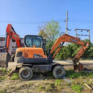 Excavadora de ruedas Doosan DX60W-9C usada con pintura original, excavadora hidráulica mini de 6 toneladas, excavadora usada barata en buen estado. - Product Image 3