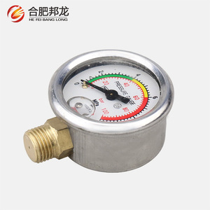 Bomba Agrícola de Alta Presión con Pulverizador de Gasolina Tipo 26/30/40 Tipo 50/60 de Tres Cilindros con Manómetro Integrado - Product Image 1