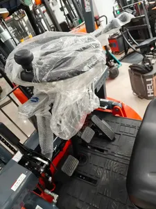 Chariot élévateur diesel lourd multi-usages HELI CPCD30 avec attaches rapides pour la manutention de plusieurs matériaux - Product Image 6