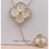 Orecchini a lobo placcati oro 18K taglio principessa rubino e diamante con elegante forma a vite alla moda e bagliore morbido - Product Image 1