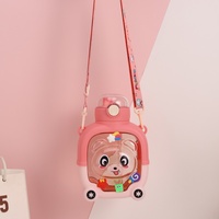 Bouteille d'eau en plastique à double paille pour enfants, grande capacité, motif ours magique, avec couvercle rebondissant, personnalisation rapide, nouveauté
