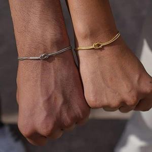 Bracelet fait main en acier inoxydable, chaîne serpent, nœud d'amour pour couple, style transfrontalier américain, bijou tendance pour la Saint-Valentin - Product Image 6