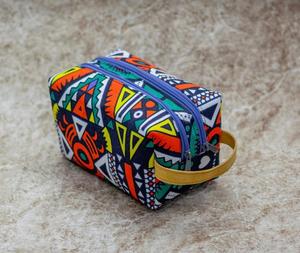 Bolso de PU para Mujer Hecho a Mano en Zambia, Marca MNAK Fashion Thrills, con Decoración de Flores con Patrón de Caramelo y Cierre de Cordones - Product Image 3