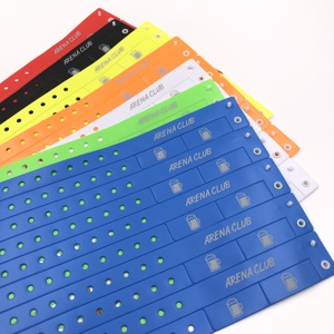 Khuyến Mại PVC Dây Đeo Cổ Tay Refrective Có Thể Điều Chỉnh Vinyl Dây Đeo Cổ Tay Dùng Một Lần PVC Dây Đeo Cổ Tay - Product Image 1