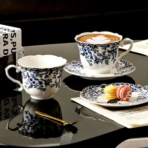 Juego de Tazas de Té de Porcelana Turca Vintage con Diseño Floral, 6.4 oz, Borde Azul y Dorado, Cerámica Ecológica para Té, Café, Espresso, Fiestas, Hogar, Bar, Cafetería - Product Image 1