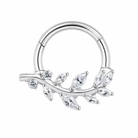 Anneau articulé en titane G23 ASTM F136 de qualité supérieure avec feuille et branche, serti de CZ AAAAA, pour piercing de septum, hélix et cartilage