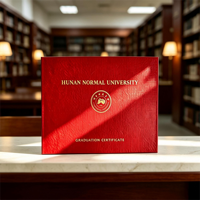 Livre personnalisé en cuir PU avec logo en feuille d'or et texte personnalisé pour la remise des diplômes universitaires et scolaires