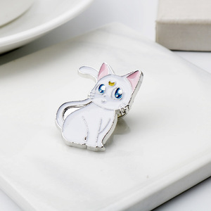 Métal Personnalisé Artisanat Mignon Kitty Chat Janpan Dessin Animé Marin Lune Anime Épingles En Émail - Product Image 2