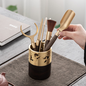 Juego de Utensilios de Té Kung Fu de Latón para la Ceremonia del Té, Seis Caballeros, con Tubo de Almacenamiento para el Té de la Tarde - Product Image 1