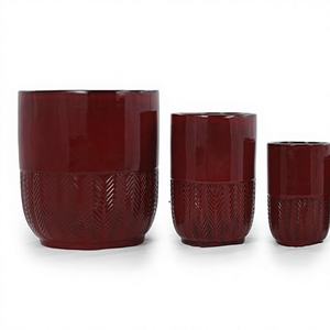 Pot de fleurs en céramique émaillée de style américain, couleur bordeaux, avec trou de drainage - motif en chevrons, écologique, durable, pour planter au sol - Product Image 1