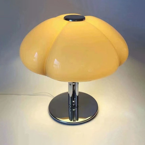 Décoration de table de citrouille en verre rétro moderne légère style médiéval classique Bauhaus avec batterie pour usage domestique - Product Image 4