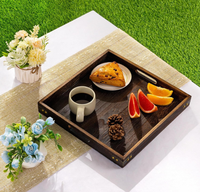 Plateau carré en bois massif, personnalisable en usine, écologique, durable, de qualité alimentaire, avec poignée, pour cuisine, salon, bar à petit-déjeuner