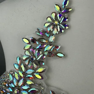 Parche DIY Multicolor Hecho a Mano con Flores de Cristal, Espejo y Pedrería Brillante para Abrigos, Cinturones, Hombros y Vestidos de Novia - Product Image 4