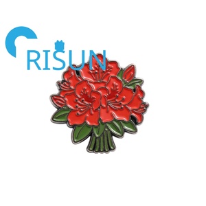 Broche de Esmalte Floral Personalizado al por Mayor, Diseño de Lirio Rosa y Rododendro, Joyería Botánica para Jardineros - Product Image 4