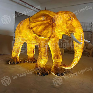 Statue d'éléphant en fibre de verre avec éclairage LED intégré pour jardin extérieur et éclairage de rue, décoration élégante pour paysage nocturne - Product Image 5