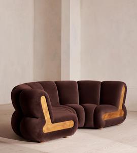 Canapé modulaire incurvé sur mesure, canapé sectionnel de luxe en velours brun chocolat avec accoudoirs en placage de chêne, pour salon - Product Image 4