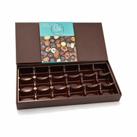 Boîte cadeau en papier rouge mince avec logo personnalisé et insert à 6 compartiments pour truffes et bonbons, vente en gros, fabricant