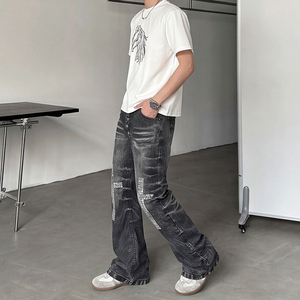 Jean Y2K style américain clouté coupe courbée pour homme – Design estival visuellement attrayant - Product Image 2