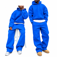Ensemble survêtement streetwear homme personnalisé, comprenant un sweat à capuche zippé épais et un pantalon de survêtement oversize à jambes larges