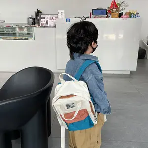 Çocuk okul çantası 2023 yeni kontrast renk çocuğun omuzdan askili çanta basit çocuk kızın seyahat küçük okul