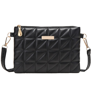 Bolso para Lápiz Labial, Bolso Bandolera Pequeño, Diseño Acolchado de Tamaño Mediano, para Atuendos Cotidianos, en Colores Blanco, Negro y Café - Product Image 5