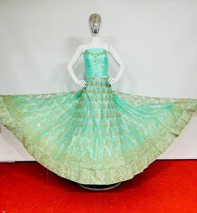 ชุดเลเฮนกาผ้าเน็ตปักลายหรูหรา Zarna 16 Kali แบบเย็บกึ่งสำเร็จ ประดับด้วยกลิตเตอร์หนัก หินจาร์กัน กระจกเงา ชิชา กระโปรงบานใหญ่แบบ Can-Can สไตล์อินเดีย - Product Image 2