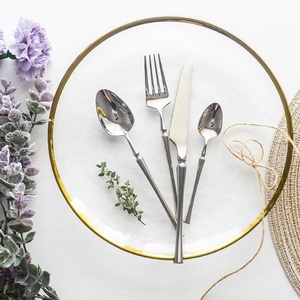 Ensemble de couverts réutilisables et durables en acier inoxydable 304 poli miroir, cadeau de mariage avec cuillères dorées et couverts - Product Image 6