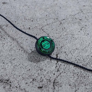 Étiquette de vêtement personnalisée avec logo de marque en relief 3D, boucle de suspension, étiquette en plastique scellée, étiquette durable avec cordon de verrouillage - Product Image 6