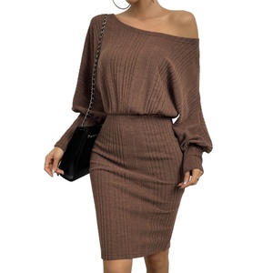 Robe élégante et simple à manches longues en tricot, coupe trapèze, longueur genou, épaules dénudées, unie, décontractée, pour femme, automne - Product Image 6