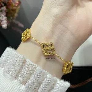 V Vàng Ý Buccetti Bốn Lá Cỏ Ba Lá Chải Brass Quyến Rũ Duy Nhất Ba Hoa Của Phụ Nữ Cổ Điển Cung Điện Phong Cách Ánh Sáng Thời Trang - Product Image 4