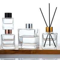 Diffuseur de parfum carré en verre avec bouchon métallique pour la maison