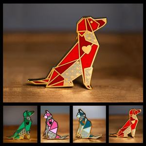 Kleurrijke Chinese fabrikant op maat ontworpen logo metalen zinken legering ijzeren spuitgietbadge broche pin zacht hard emaille revers pins - Product Image 2