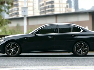 Berline d'occasion haut de gamme 2023 BMW 325i M Sport Package B48 2.0T Turbo, moteur avant, propulsion arrière, conforme aux normes d'exportation, voitures d'occasion - Product Image 6