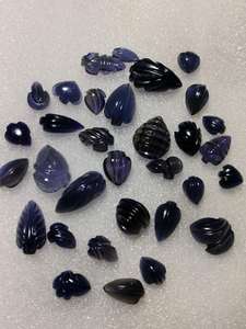 อิโอไลต์แกะสลักรูปทรงใบไม้ธรรมชาติ ทำด้วยมือ พร้อมการเปลี่ยนสีและการเคลือบแว็กซ์/น้ำมัน สำหรับทำเครื่องประดับ ผลิตภัณฑ์ขายส่ง - Product Image 3