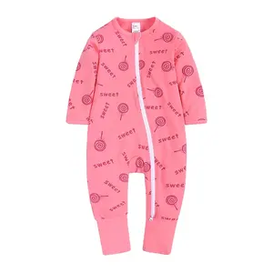 2024 ropa de bebé de nuevo diseño mono con cremallera de dos formas bebé niño estampado de caramelo pijamas unisex 95% mono con cremallera de algodón