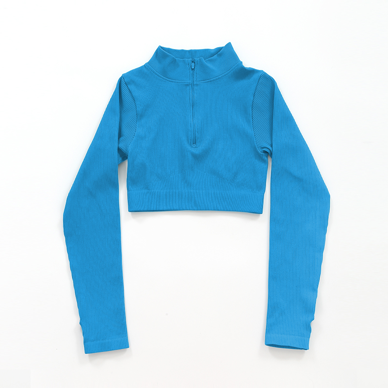 เสื้อแขนยาวสีฟ้า