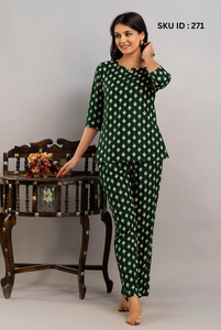 Elegante Conjunto de Pijama para Mujer, Tejido Estampado, de Rayón, con Manga Tres Cuartos, Top y Pantalones - Product Image 3