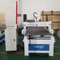 Routeur CNC 4 axes de qualité supérieure 1325 avec table rotative 4x8