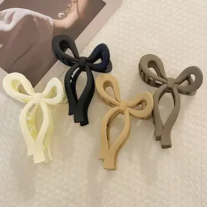 Bow Ribbon Shaped Schwarz Weiß Große Matte Hair Claw Clips Großhandel Pferdes chwanz Jaw Claw Clip Rutsch feste Haars pangen für Frauen Claw