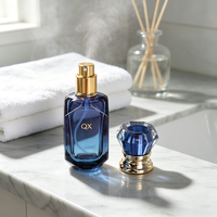 Flacon de parfum de luxe en verre dégradé facetté de 30 ml avec bouchon en cristal de diamant, pompe pulvérisatrice dorée et emballage en boîte pour femmes