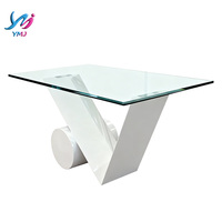 Ensemble de tables basses modernes de luxe personnalisées 4 places en fibre de verre, portables et durables, avec plateau en verre trempé blanc, pour l'extérieur