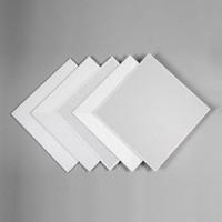 Plaques de plafond en métal perforé en aluminium carrées modernes, ignifuges, insonorisées, isolantes thermiquement, absorbantes du son, imperméables, pour hôtel